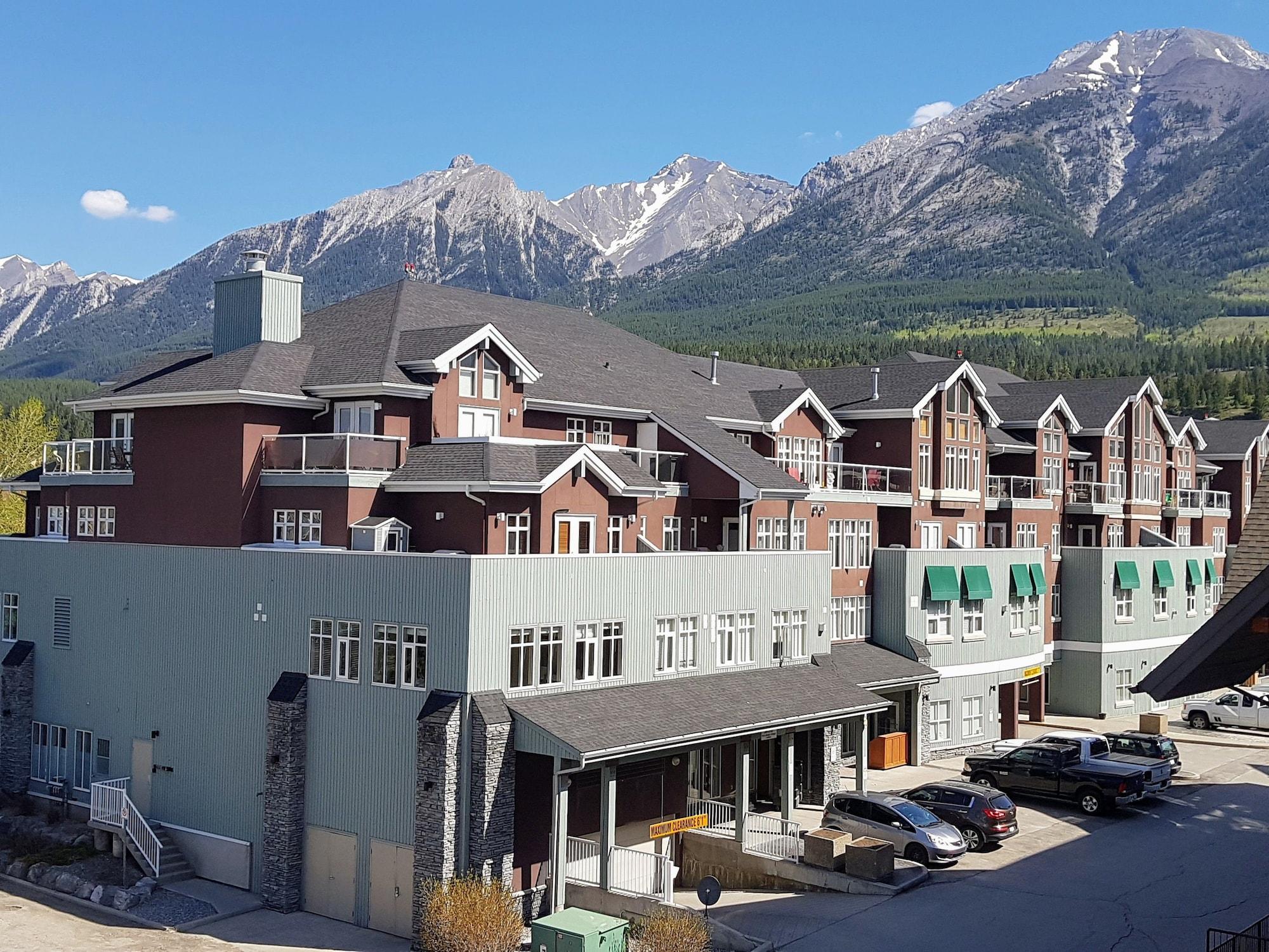 Sunset Mountain Inn Canmore Exteriér fotografie