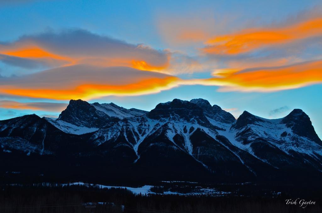 Sunset Mountain Inn Canmore Exteriér fotografie