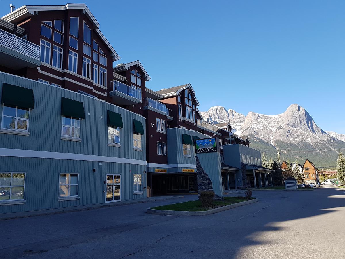 Sunset Mountain Inn Canmore Exteriér fotografie